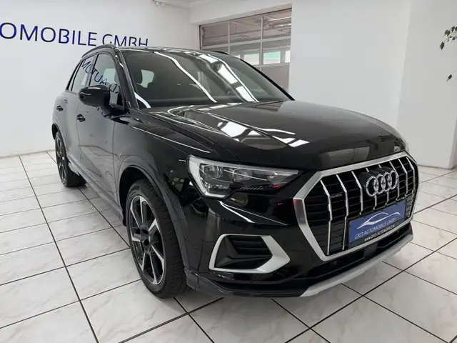 Audi Q3 view 4