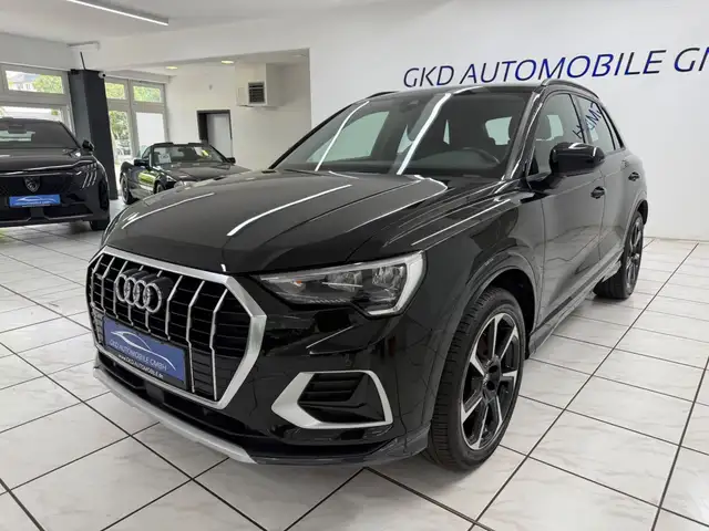 Audi Q3 view 5
