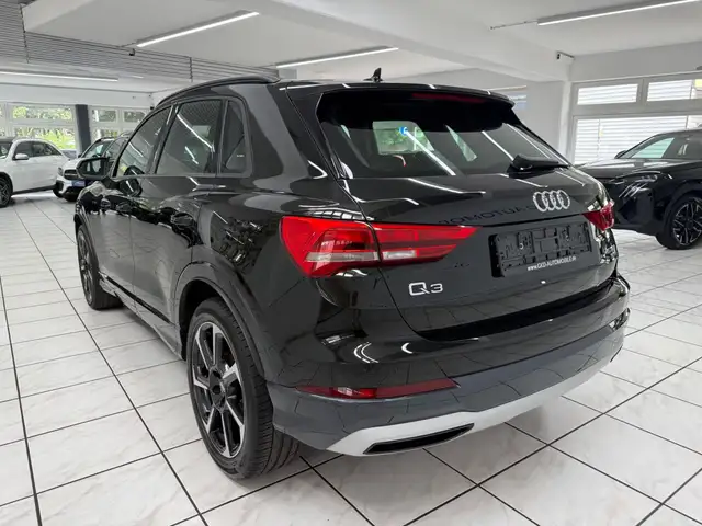 Audi Q3 view 2