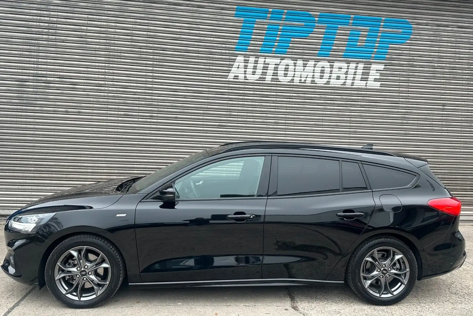 Ford Focus Turnier ST-Line*NAVI*LED*KAMERA*HEAD-UP* Noir - 2