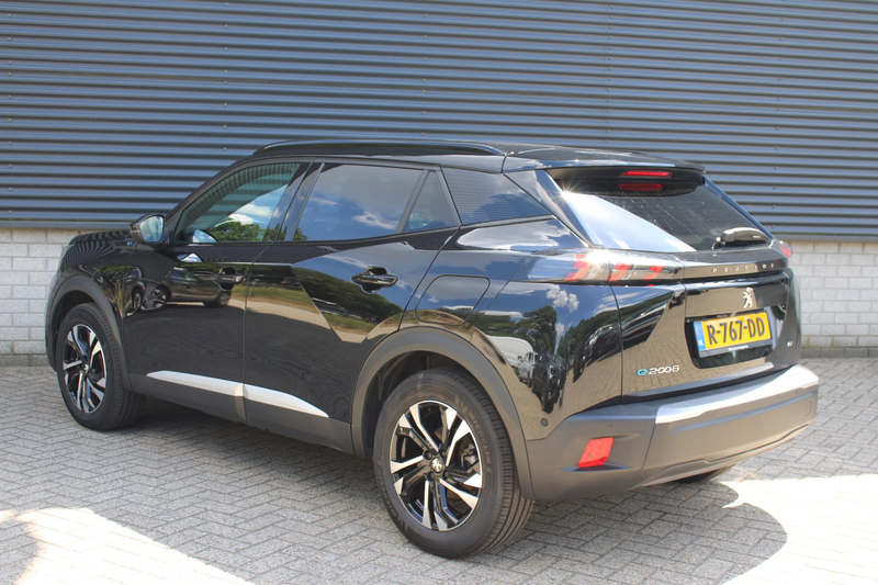 Peugeot e-2008 EV GT 50 kWh SOH 93,8% Panoramadak — photo 10