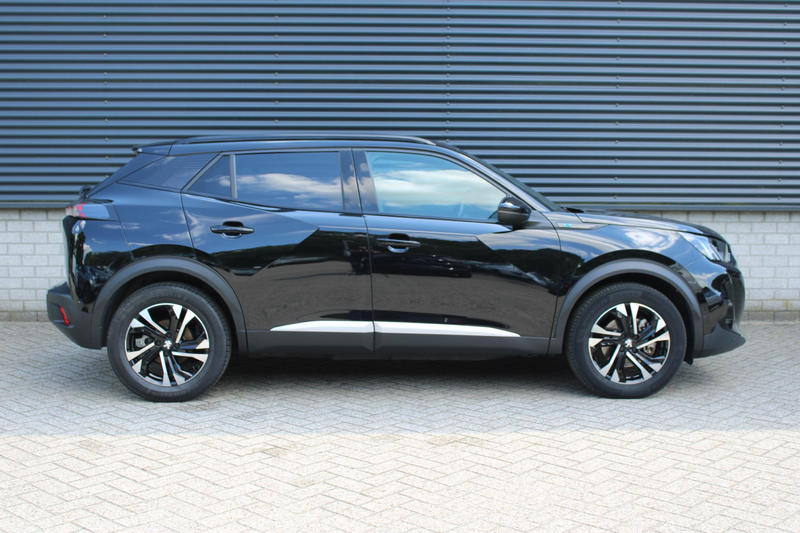 Peugeot e-2008 EV GT 50 kWh SOH 93,8% Panoramadak — photo 6