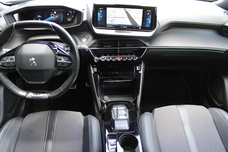 Peugeot e-2008 EV GT 50 kWh SOH 93,8% Panoramadak — photo 12