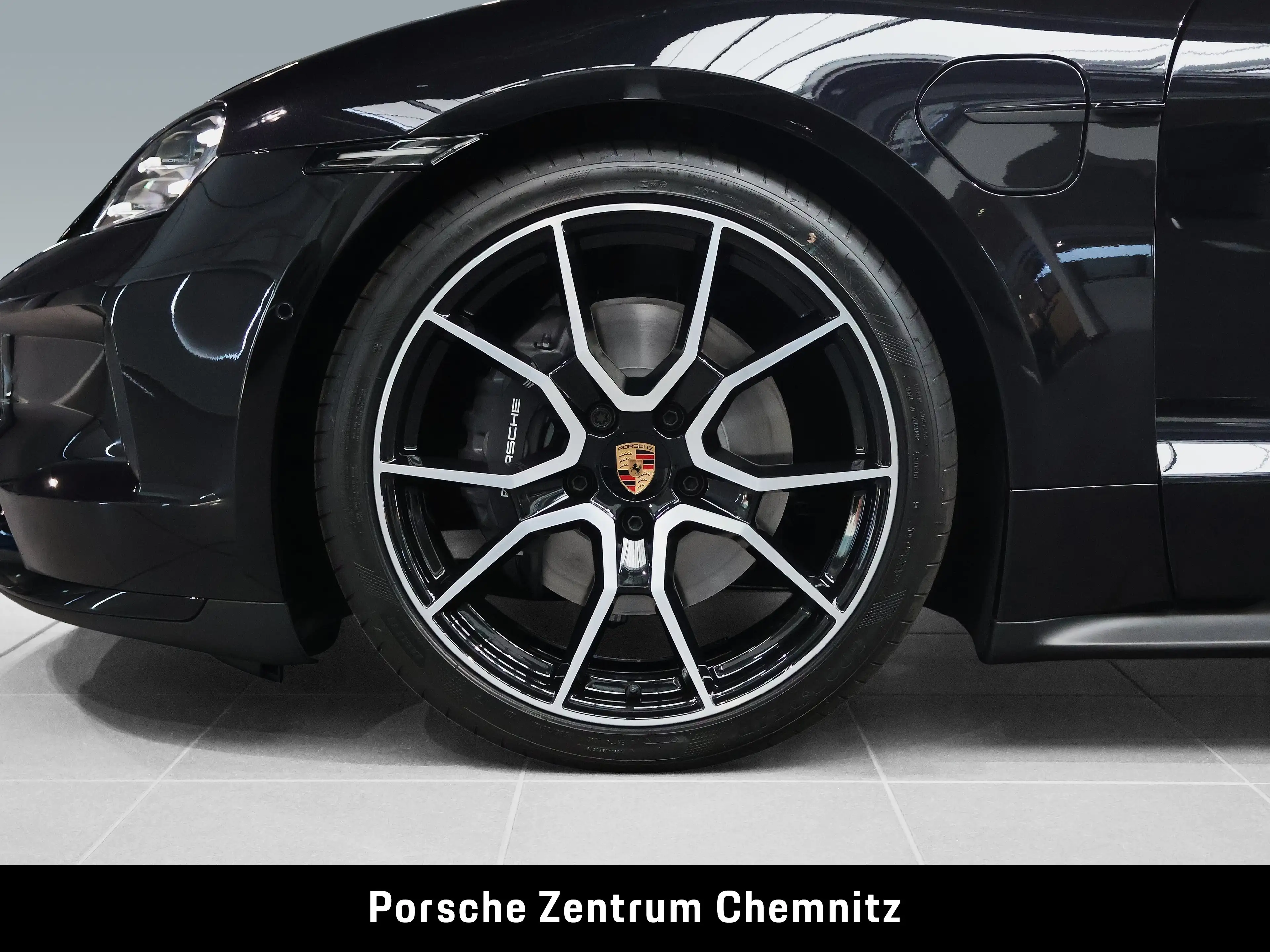 Porsche Taycan 4 Black Edition;4+1 Sitze;Pano — photo 6