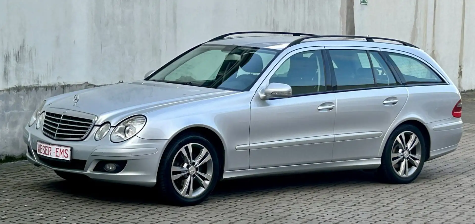 Mercedes-Benz E 220 T CDI Automatik GPS Klima eFH R/CD Alu AHK Silber - 1