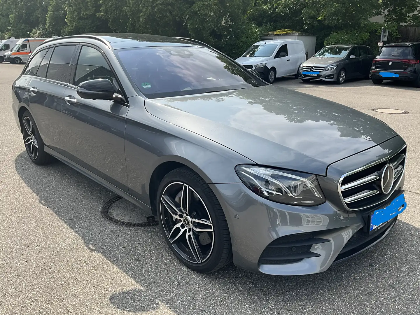Mercedes-Benz E 400 E-Klasse T-Modell Diesel 4Matic 9G-TRONIC AMG Line Grau - 1