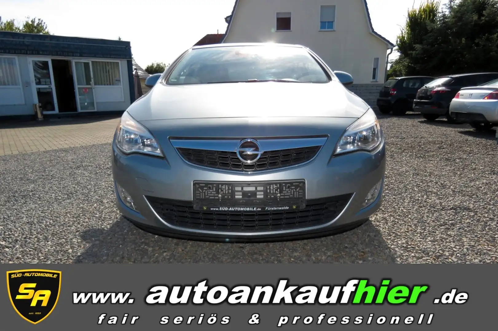 Opel Astra J 1.6 Design Edition NAVI Klima PDC AHZV Silber - 2
