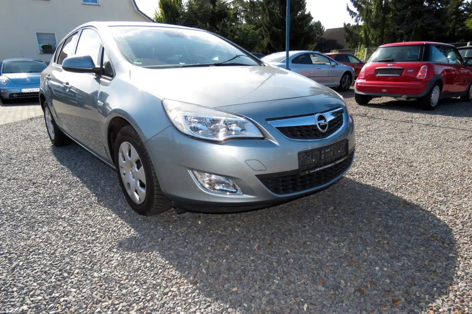Opel Astra J 1.6 Design Edition NAVI Klima PDC AHZV Silber - 1
