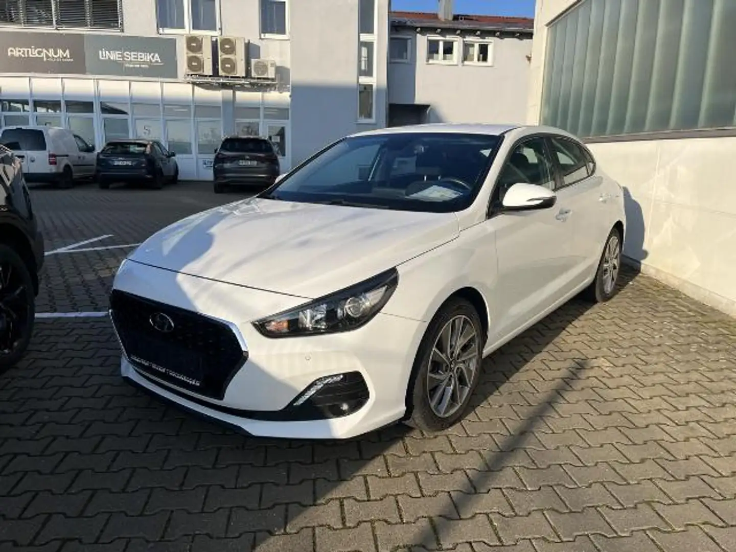 Hyundai i30 Fastback 1.4 T-GDI Style - Navi - RFK - Tempomat Weiß - 1
