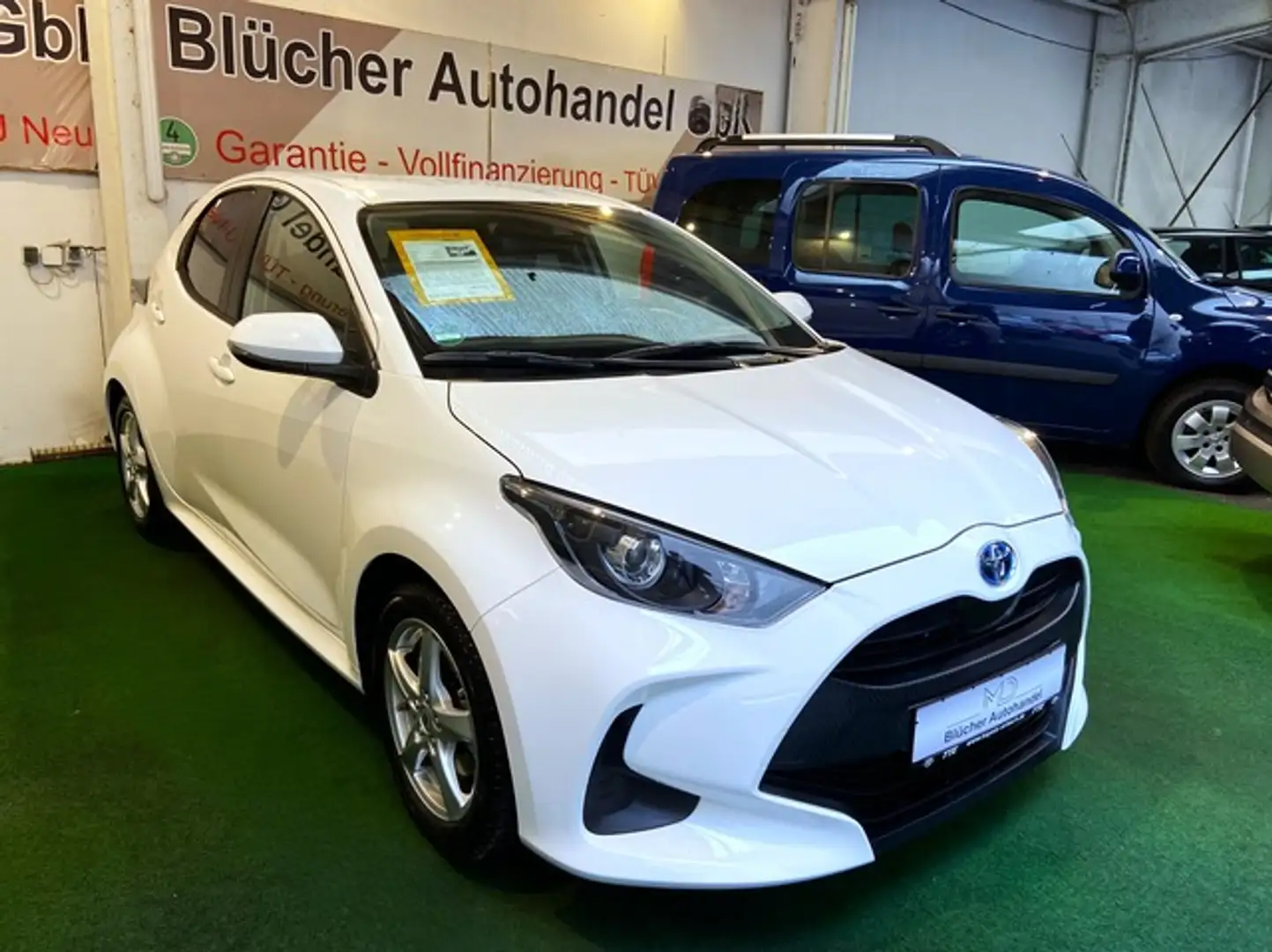 Toyota Yaris Hybrid Edition Navi Kamera Bluetooth Automatik Nur Weiß - 2