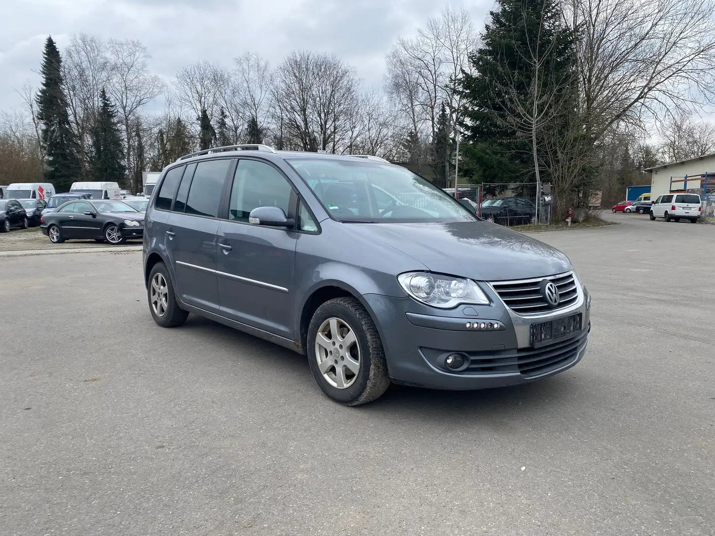 Volkswagen Touran 2.0 TDI DPF Goal Gris - 2