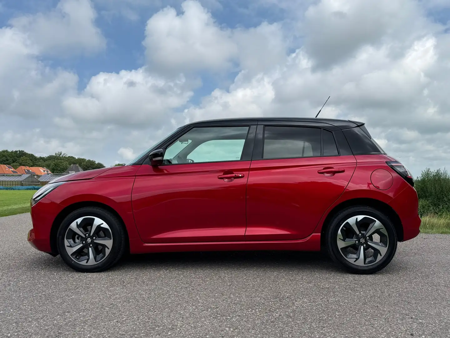 Suzuki Swift 1.2 Style Smart Hybrid Automaat Clima Stoelverwarm Rojo - 2
