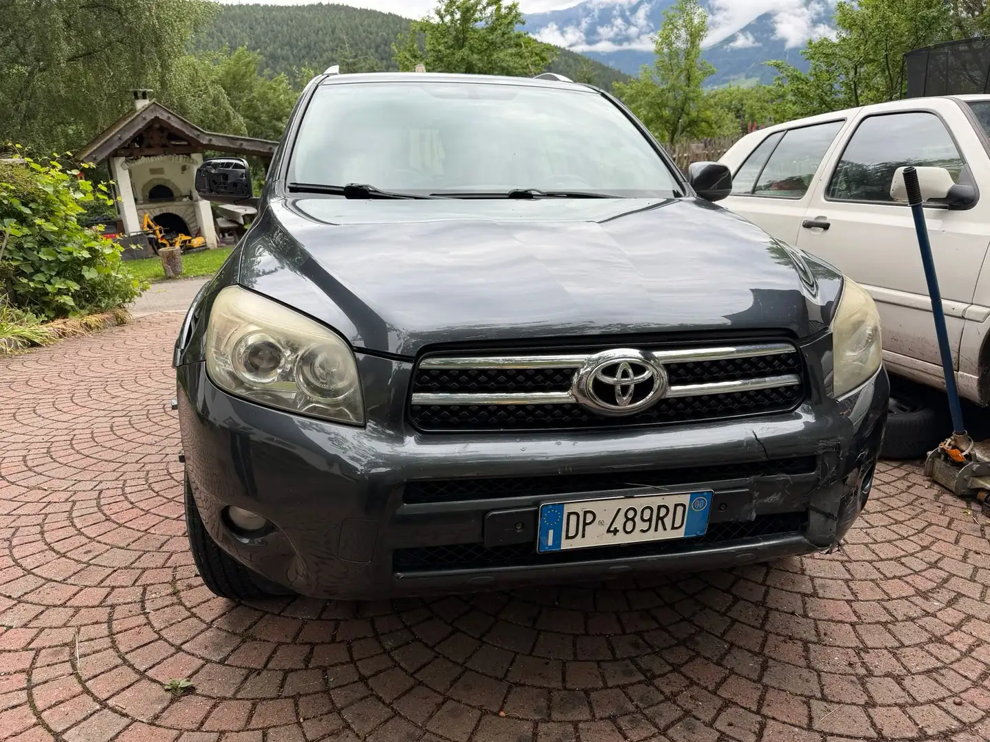 Toyota RAV 4 RAV4 2,2 D-4D 180 4WD TÜV!!!Komfort 4x4 TOP!!! Grau - 1