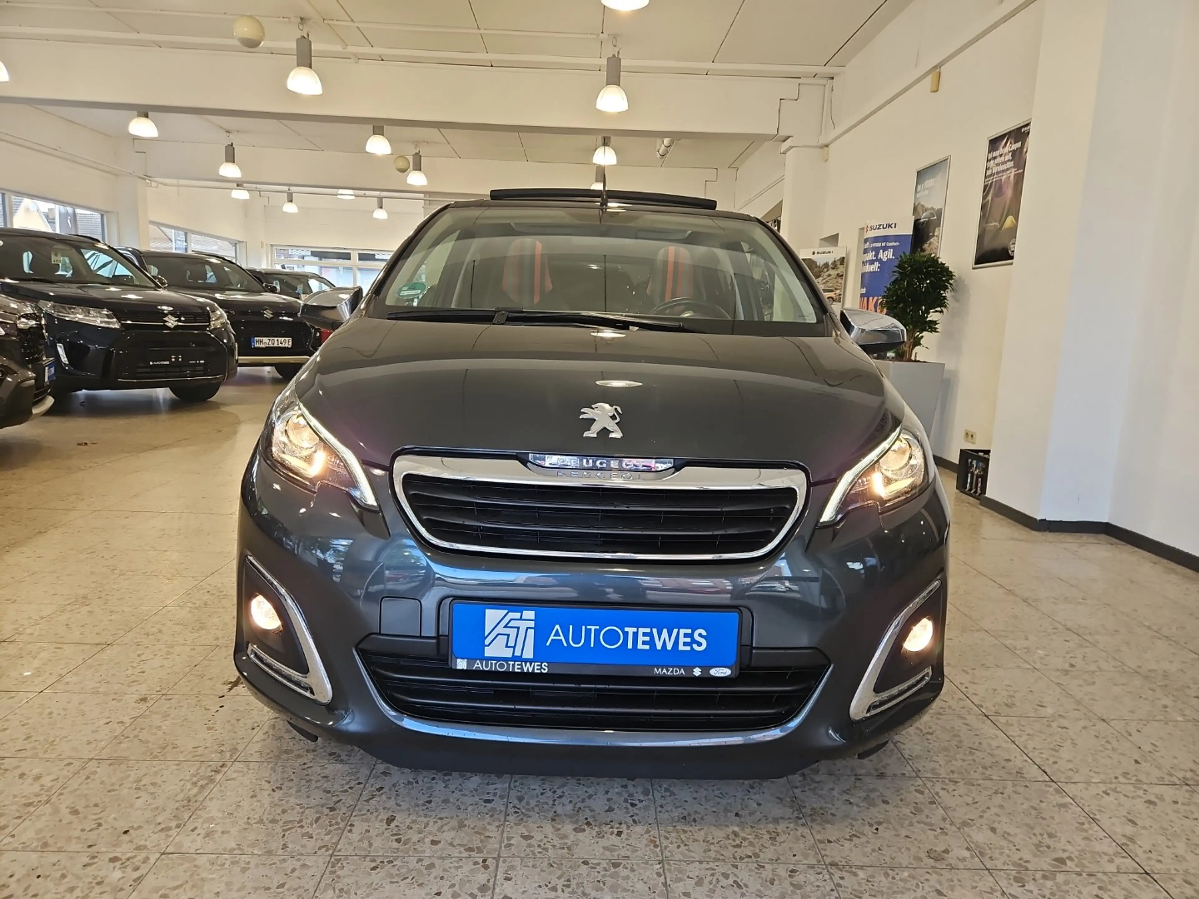 Peugeot 108 Top 1.0 VTi Collection Collection — photo 2