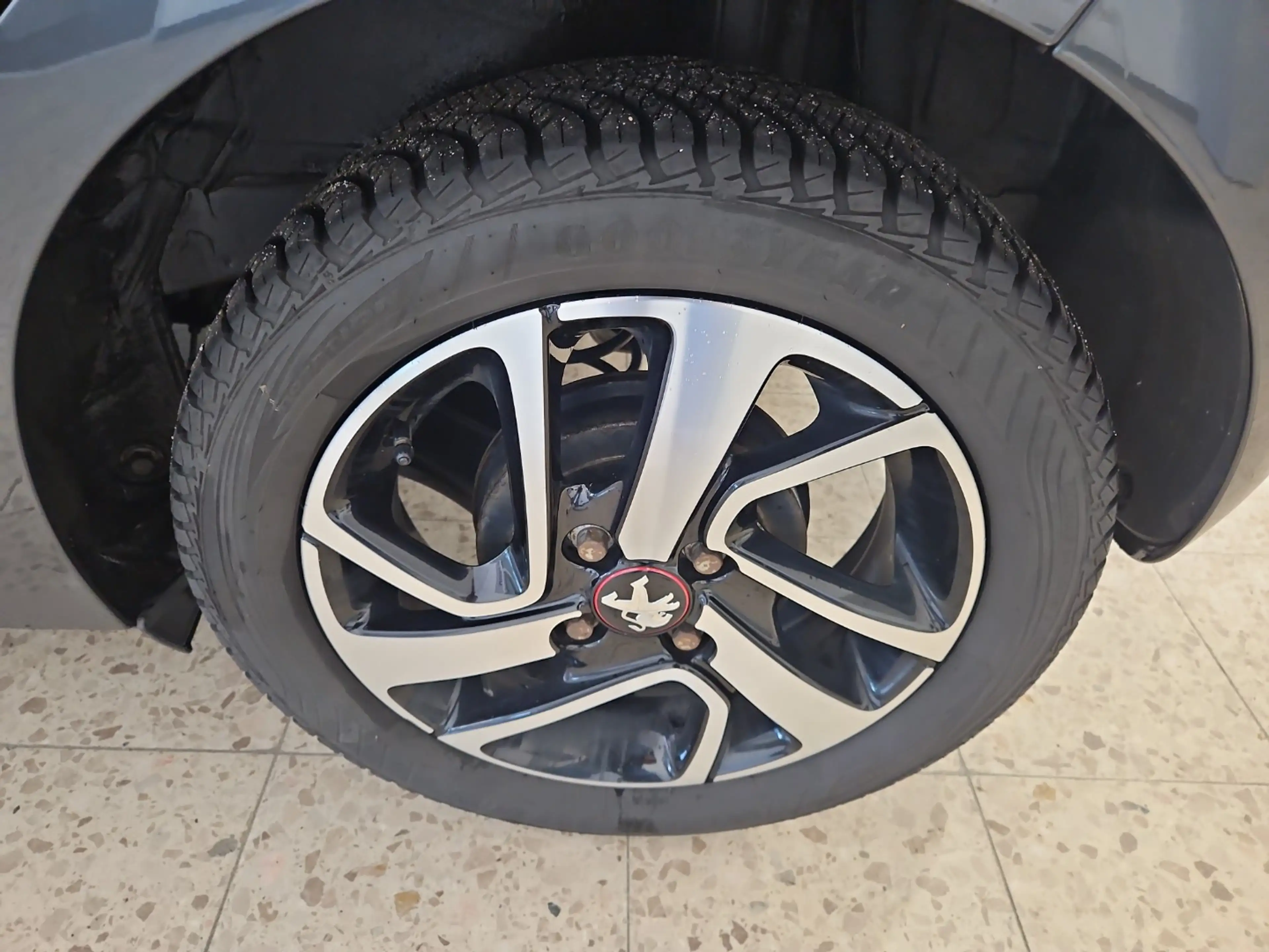 Peugeot 108 Top 1.0 VTi Collection Collection — photo 13