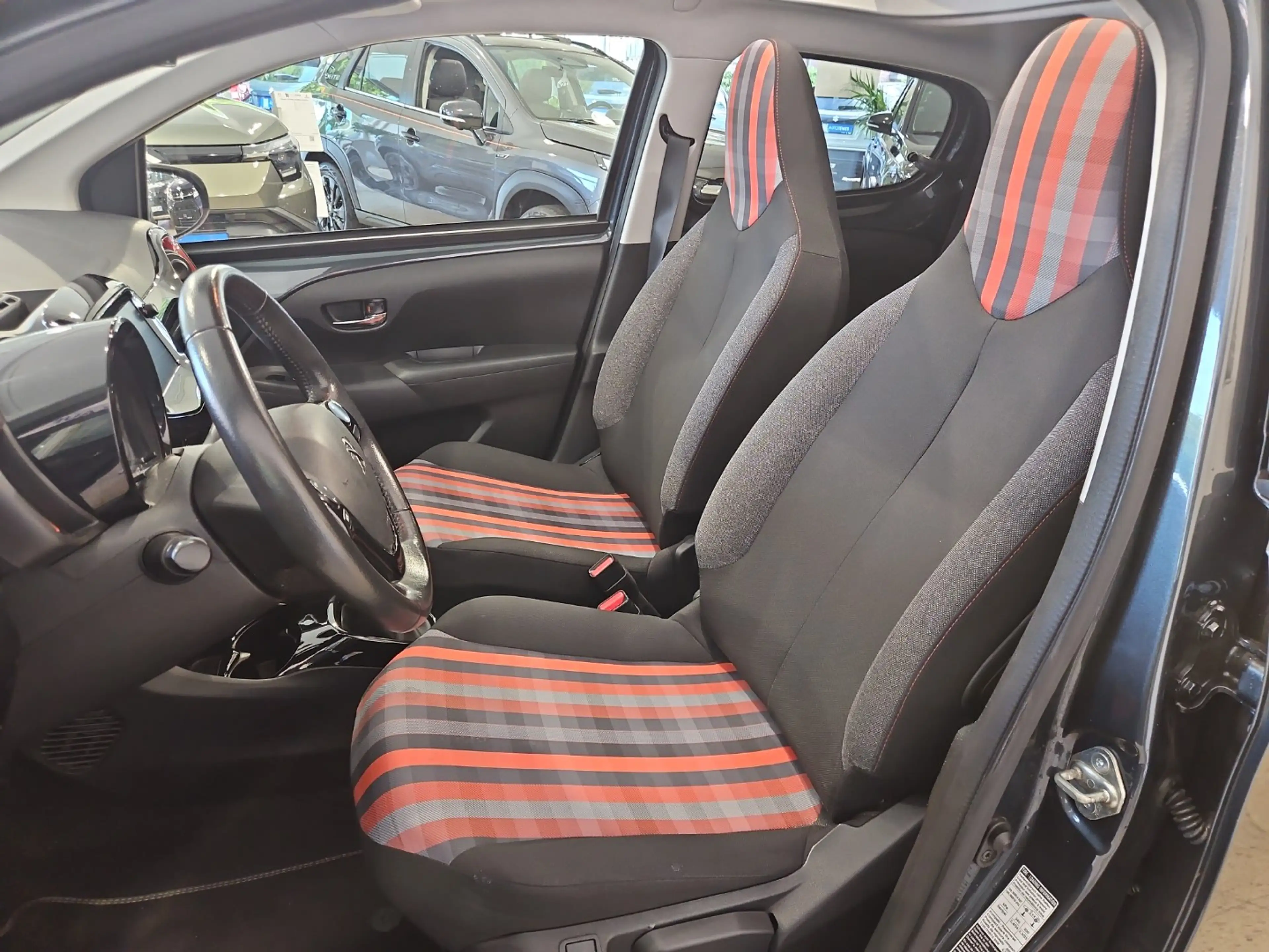 Peugeot 108 Top 1.0 VTi Collection Collection — photo 8