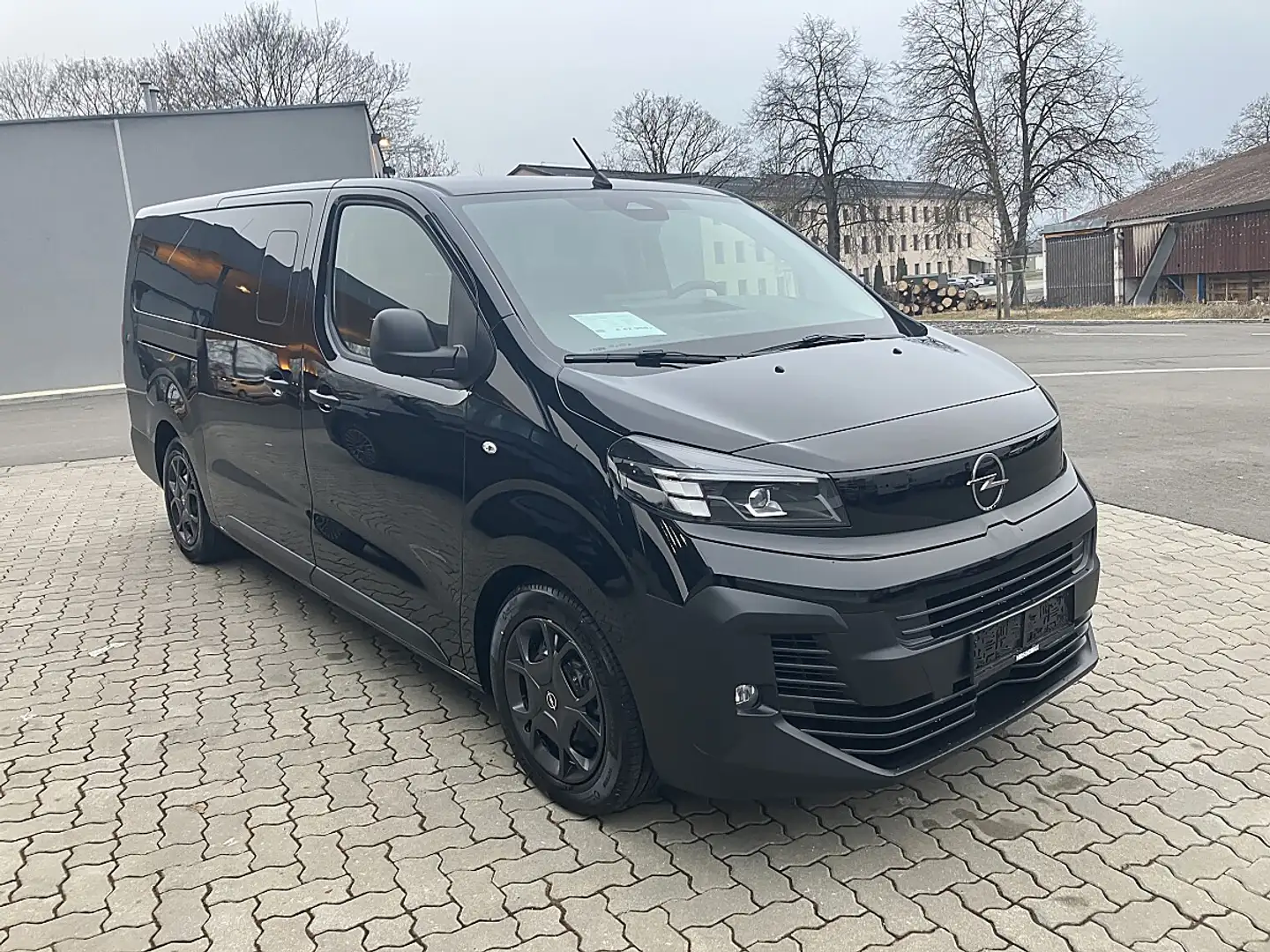 Opel Vivaro Kombi 2,2 Diesel XL Aut. 8 Sitze Schwarz - 2