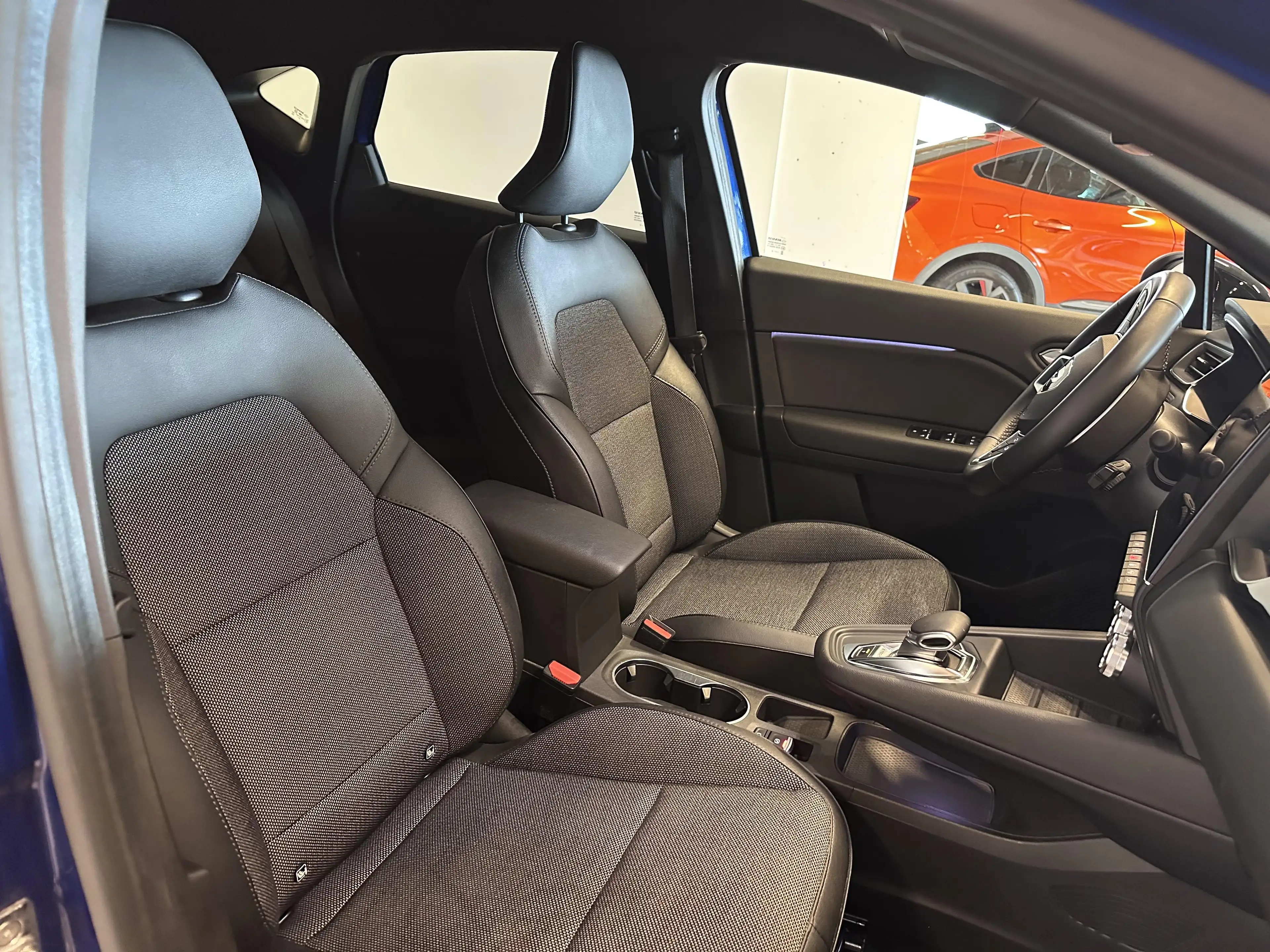 Renault Captur 1.6 E-Tech MILD hybrid Techno — photo 17