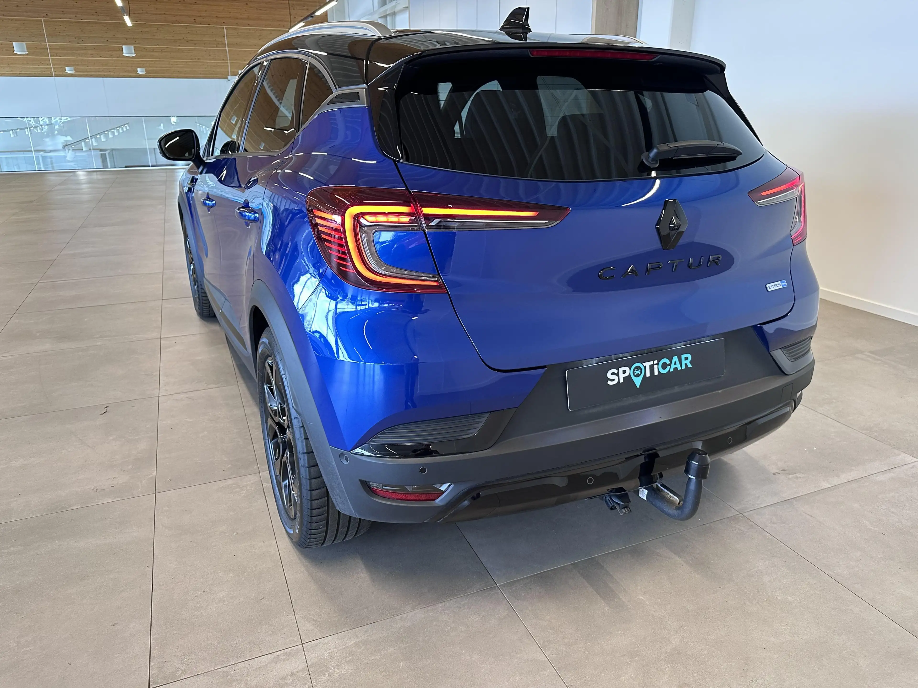 Renault Captur 1.6 E-Tech MILD hybrid Techno — photo 3