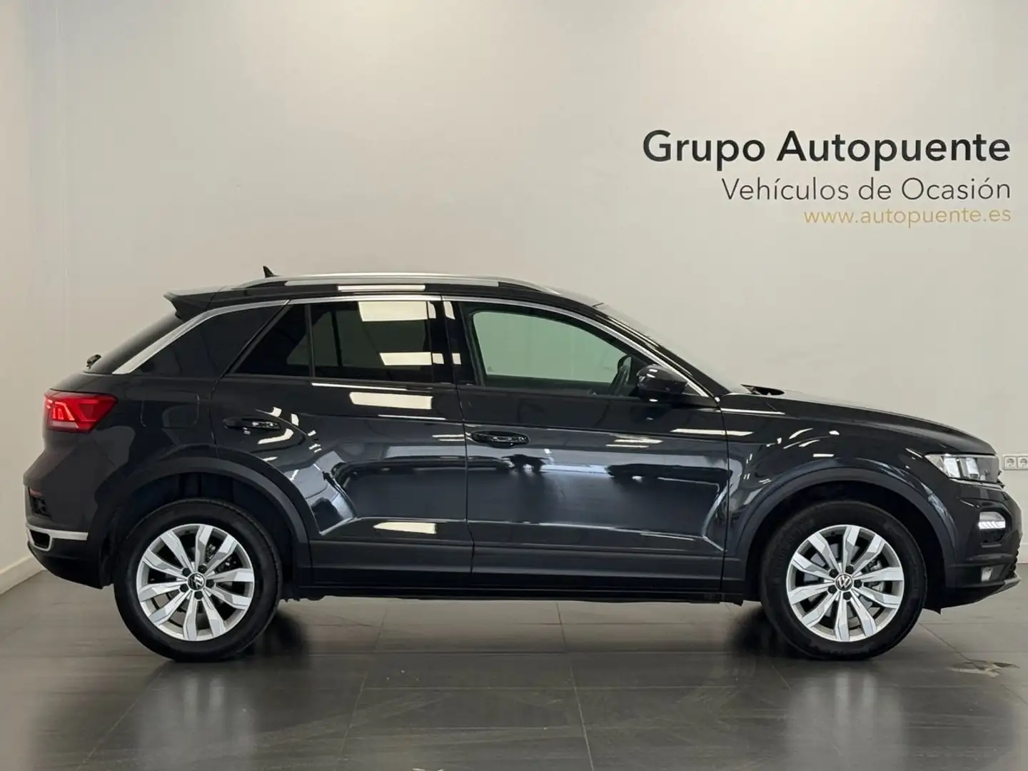 Volkswagen T-Roc ADVANCE Gris - 2