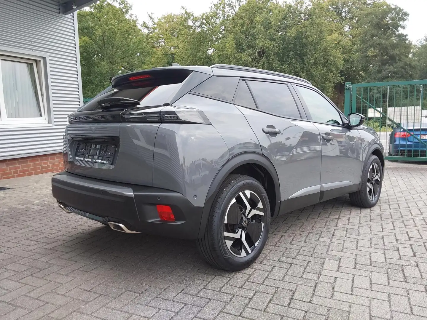 Peugeot 2008 1.2 PureTech 130 Allure ACC/APP/LED/SHZ/PDC/KAM... Gris - 2