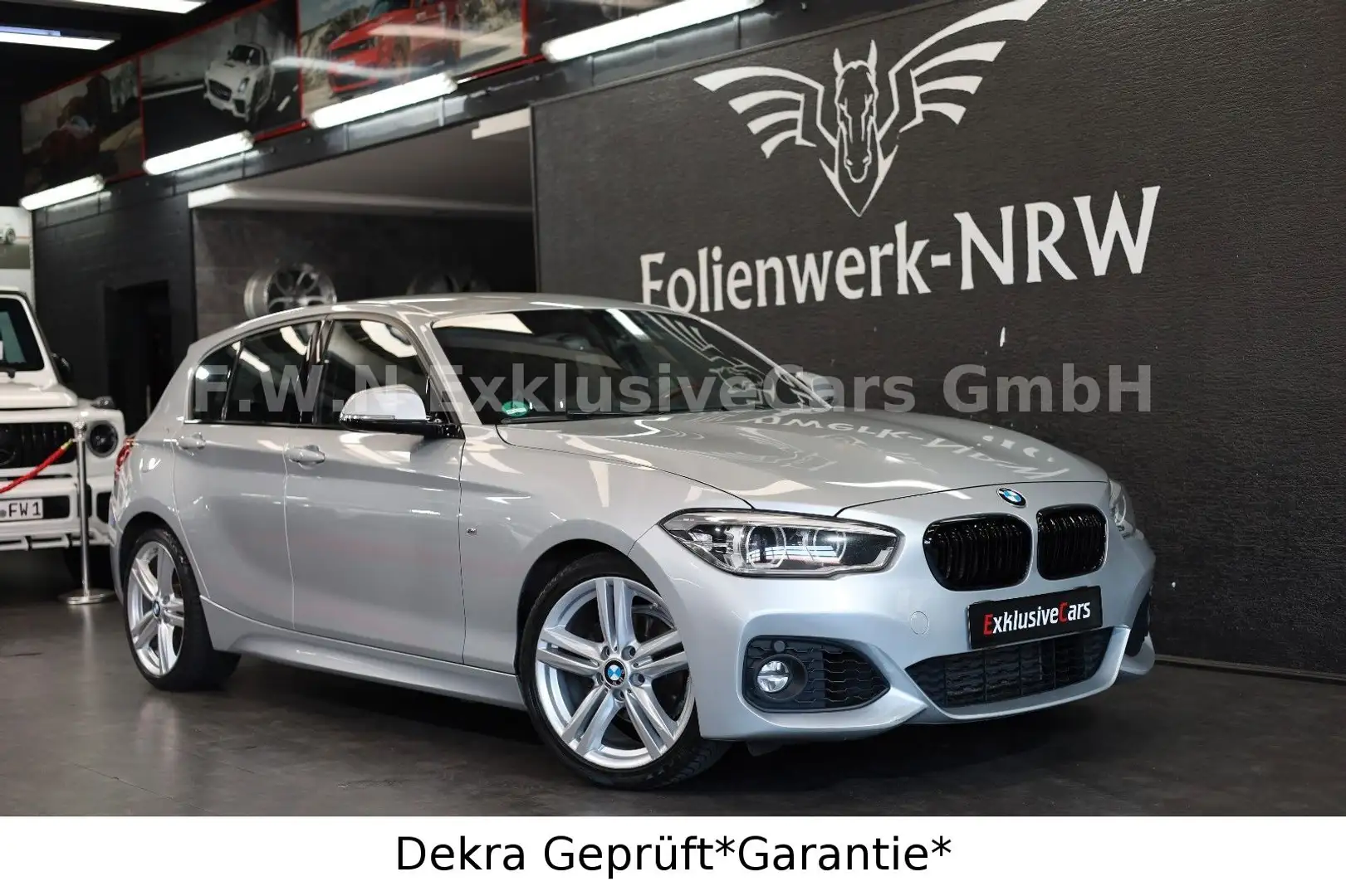 BMW 118 1er Lim. 5-trg. 118 i M Sport*Automat.Navi* Silber - 1