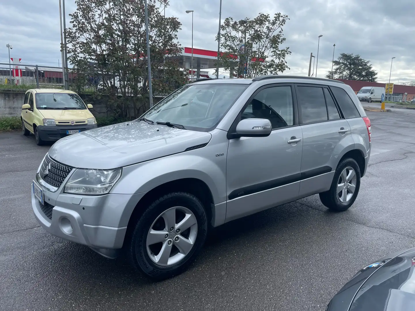 Suzuki Grand Vitara 5p 1.9 ddis Executive Plateado - 2