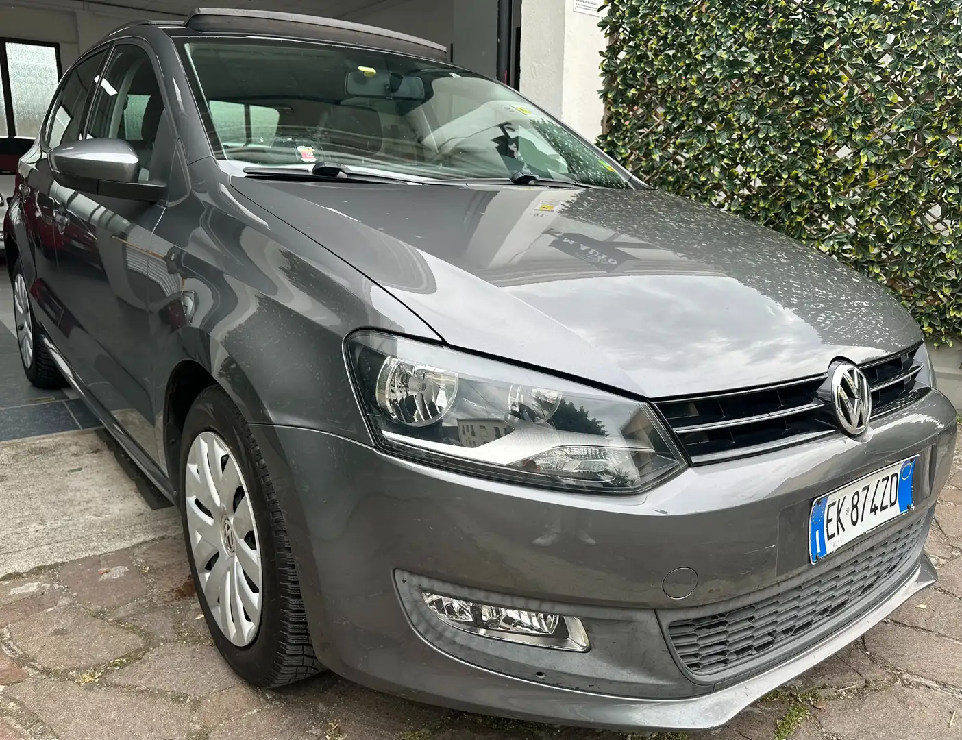 Volkswagen Polo 5p 1.2 Comfortline 70cv TETTO PANORAMICO APRIBILE Grijs - 2