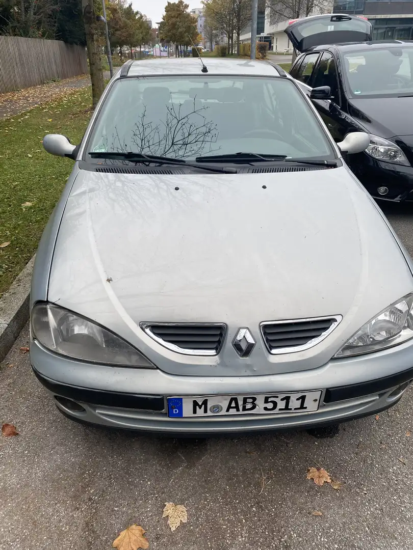 Renault Megane - 1