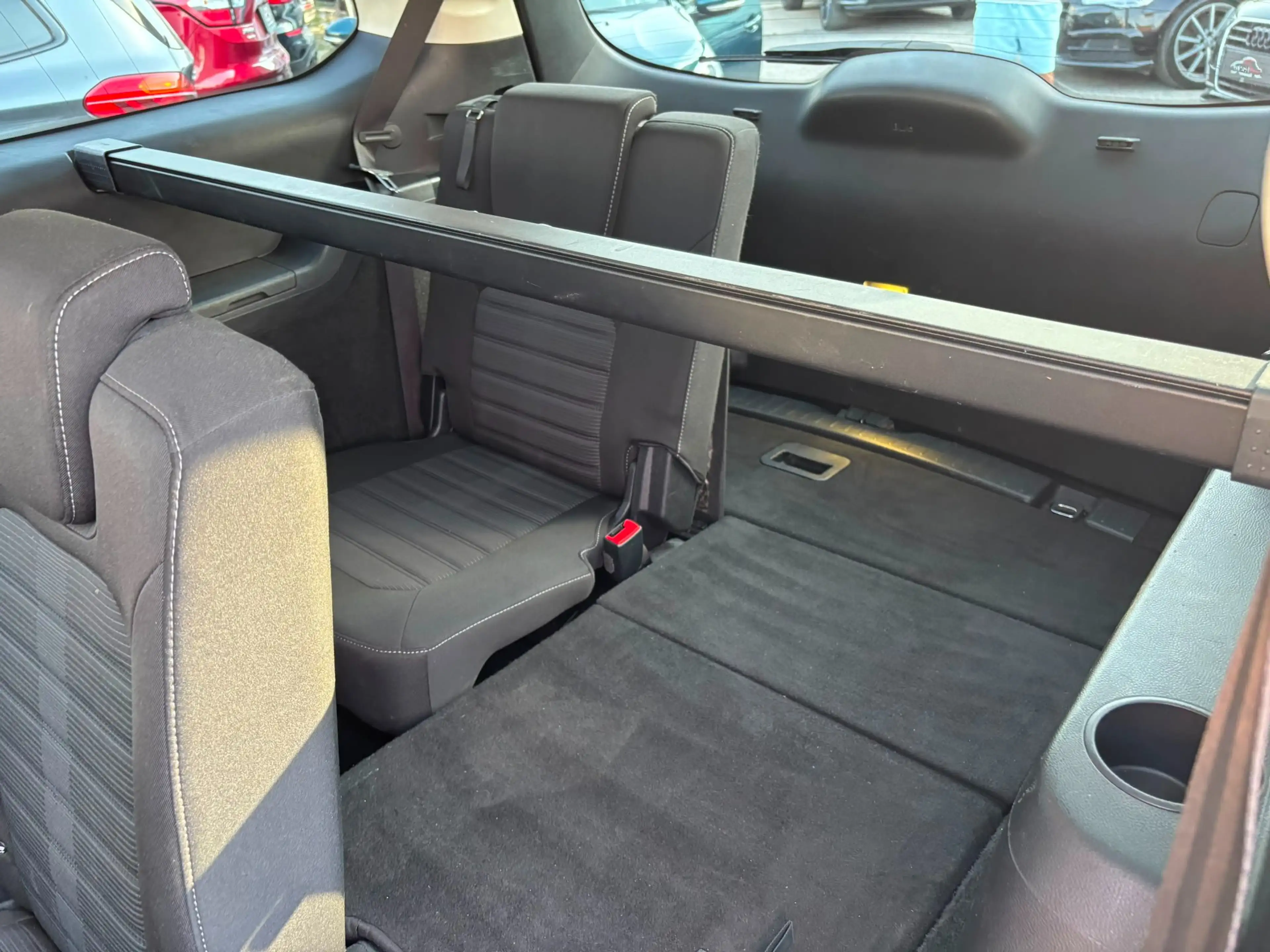 Ford Galaxy 2,0 TDCi Trend 120PS mit 7 Sitzen Parkhilfe Navi — photo 13