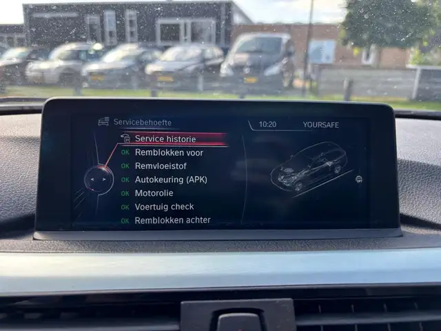 BMW 3 Series view 14