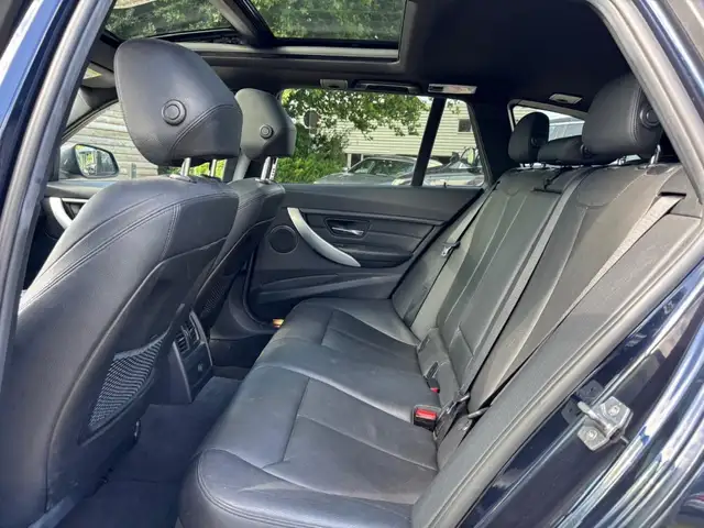 BMW 3 Series view 13