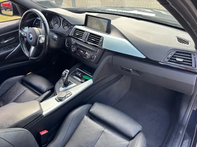 BMW 3 Series view 6