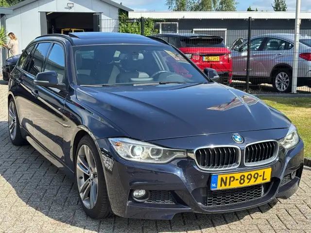 BMW 3 Series view 2