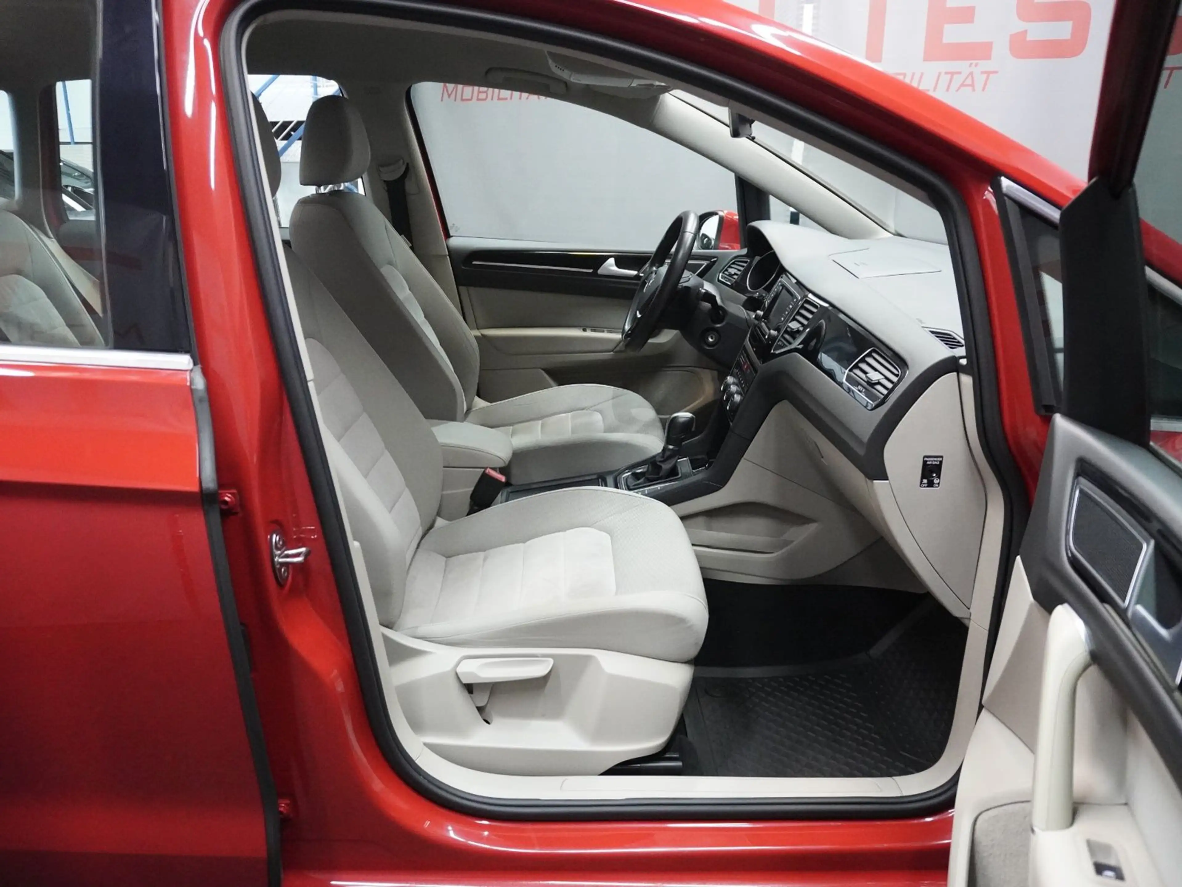 Volkswagen Golf Sportsvan VII Highline 1.4 TSI DSG 1.Hand — photo 8