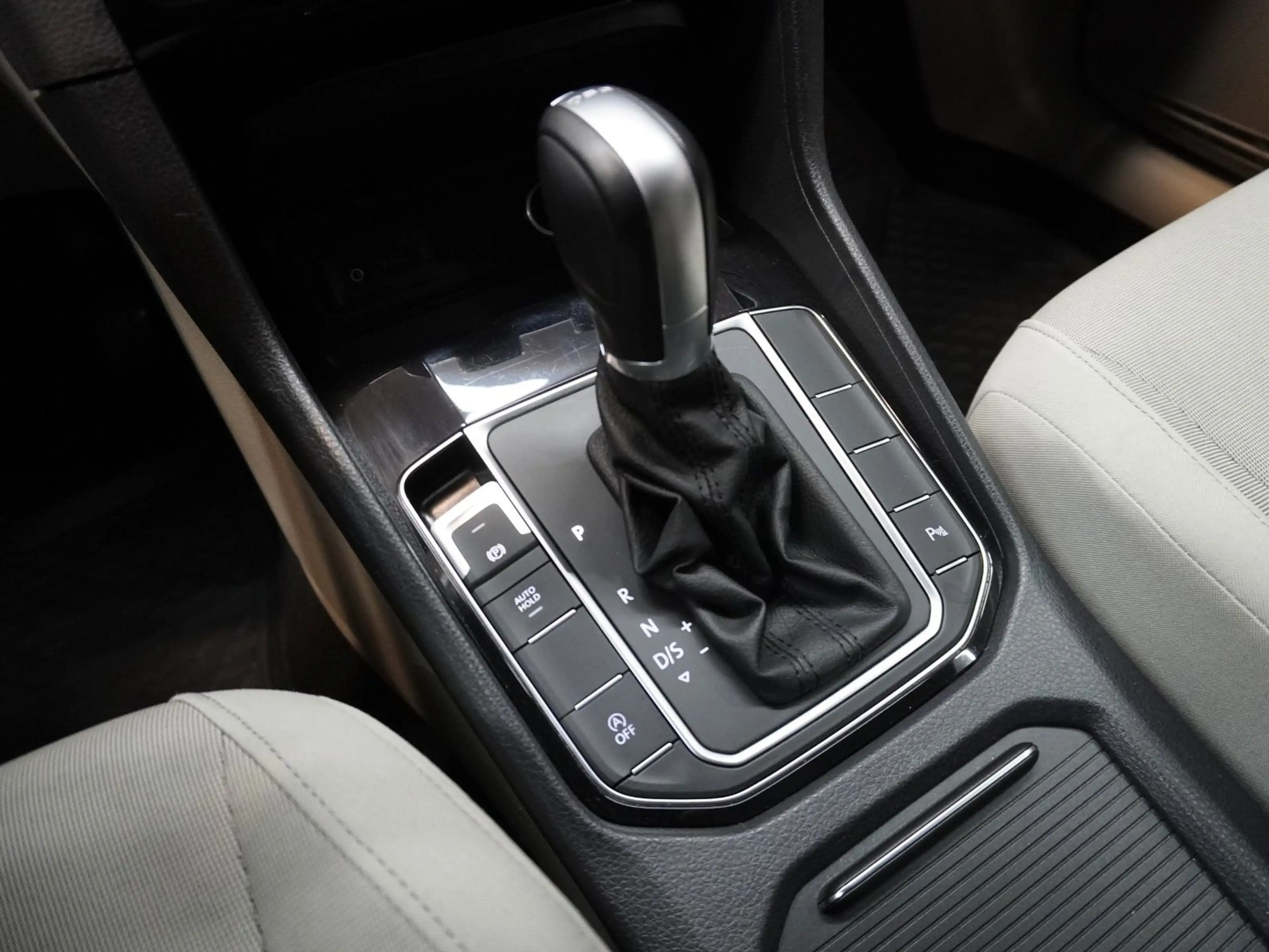 Volkswagen Golf Sportsvan VII Highline 1.4 TSI DSG 1.Hand — photo 15