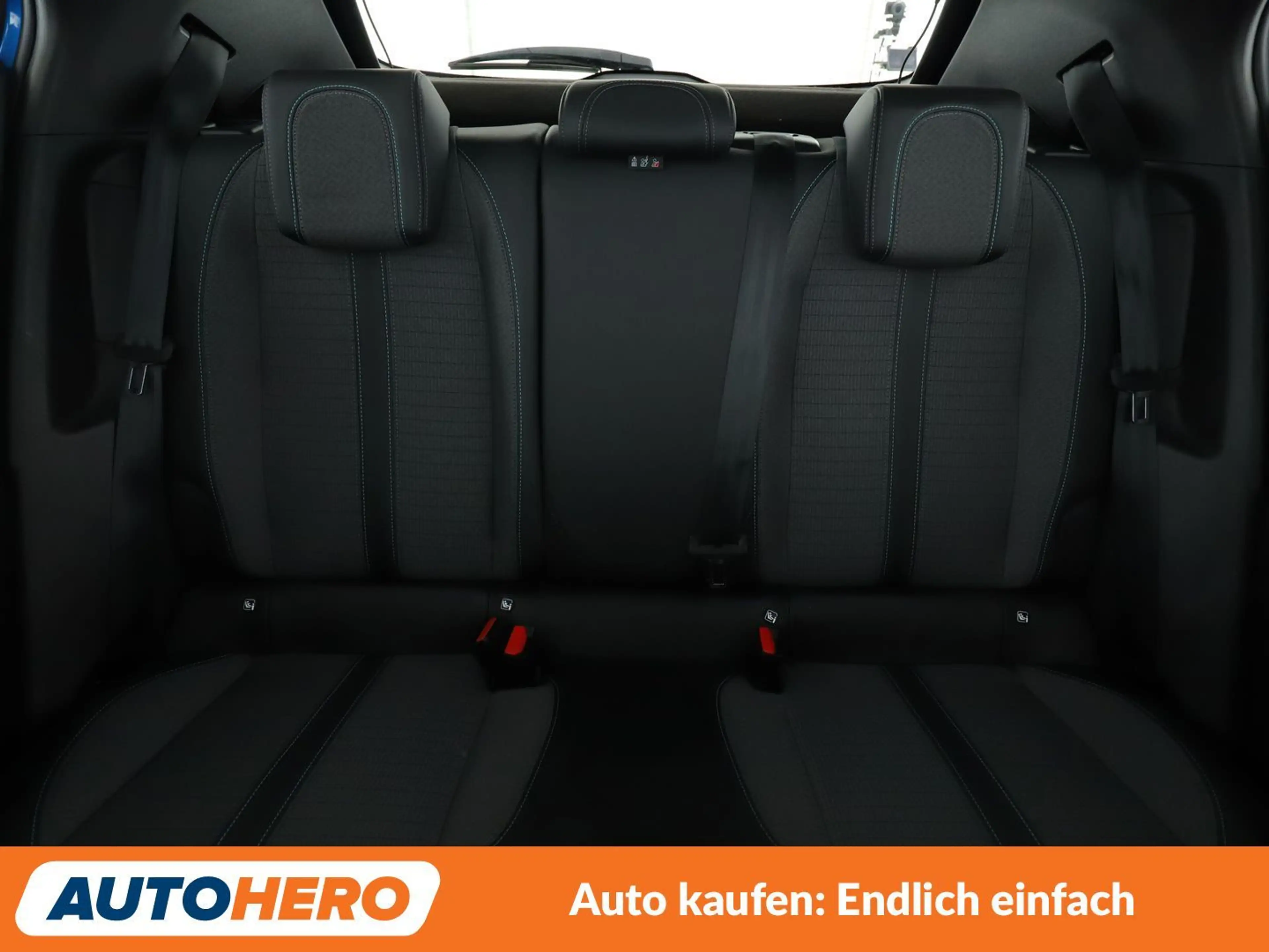 Peugeot e-2008 electric drive 100 kW Allure Pack Aut.*NAVI*CAM* — photo 15