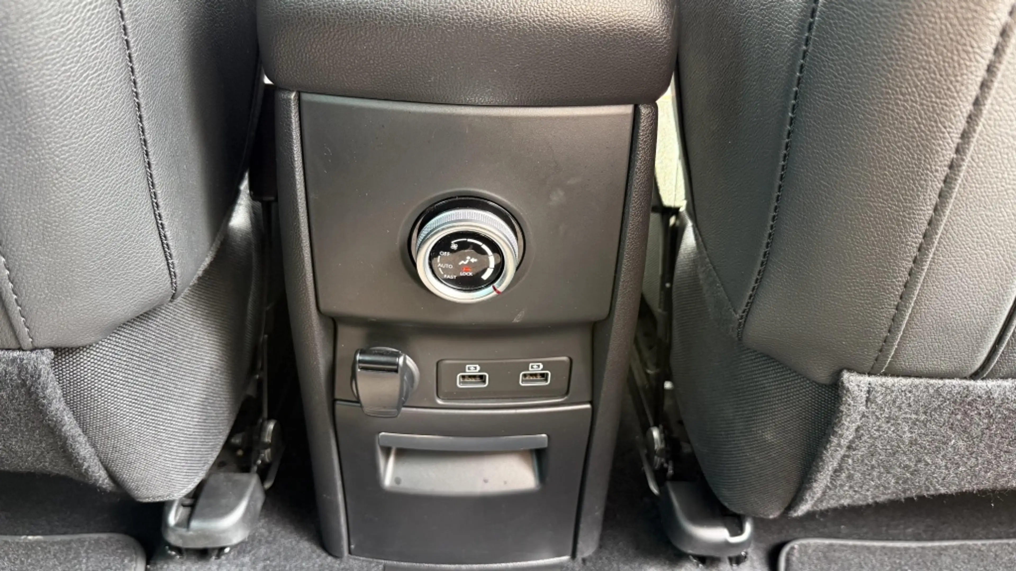 Renault Espace V Business Edition — photo 14