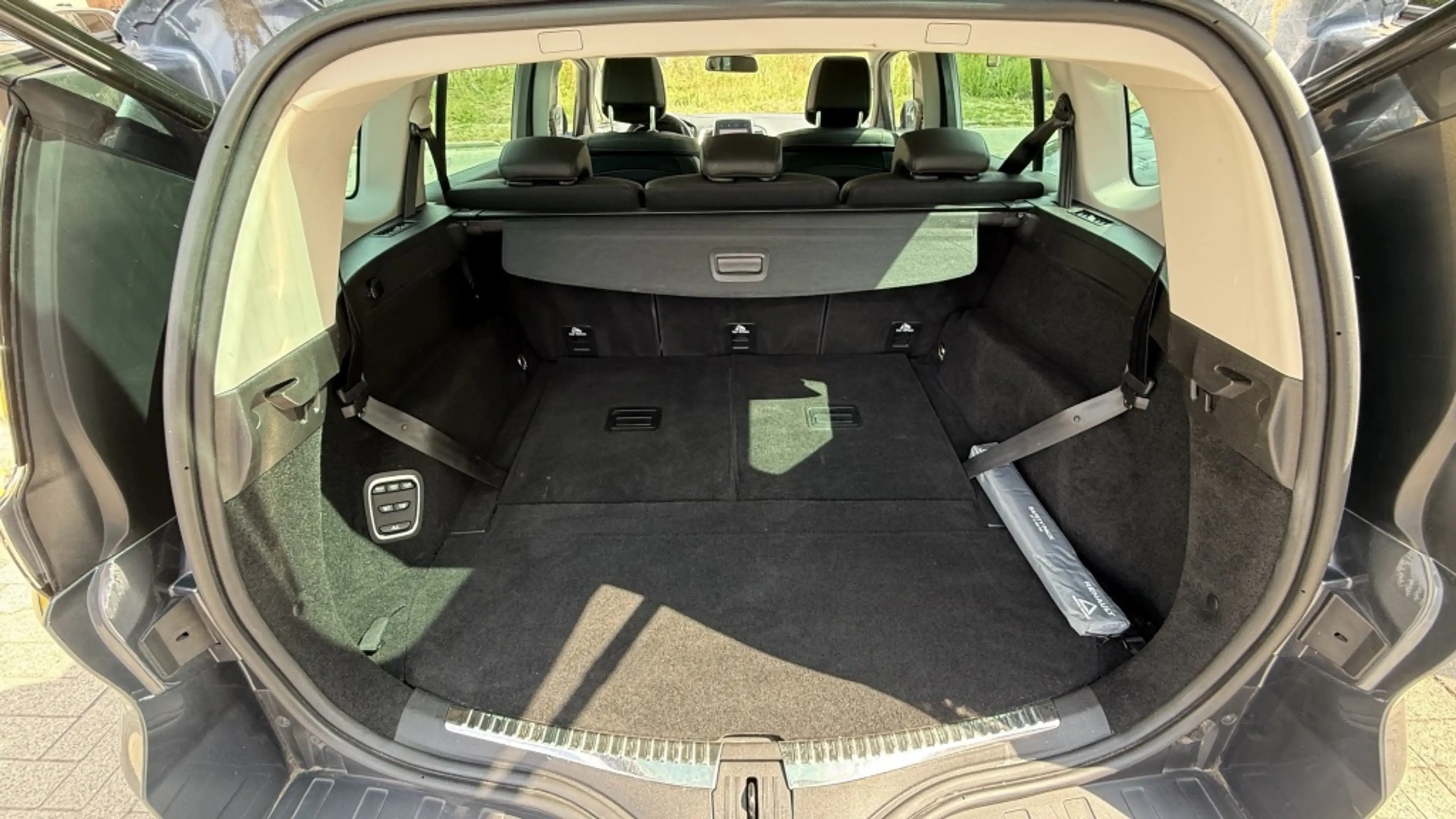 Renault Espace V Business Edition — photo 8