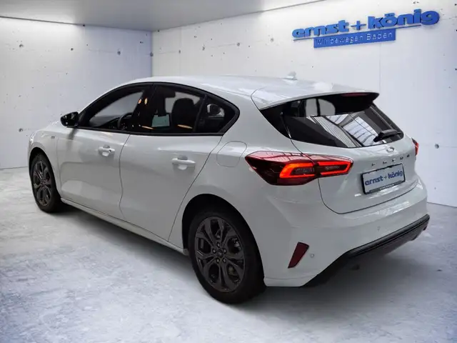 Ford Focus view 4