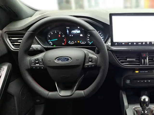 Ford Focus view 14