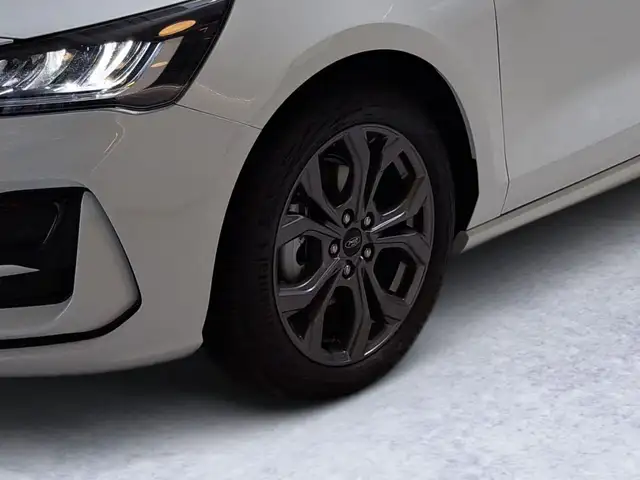 Ford Focus view 6