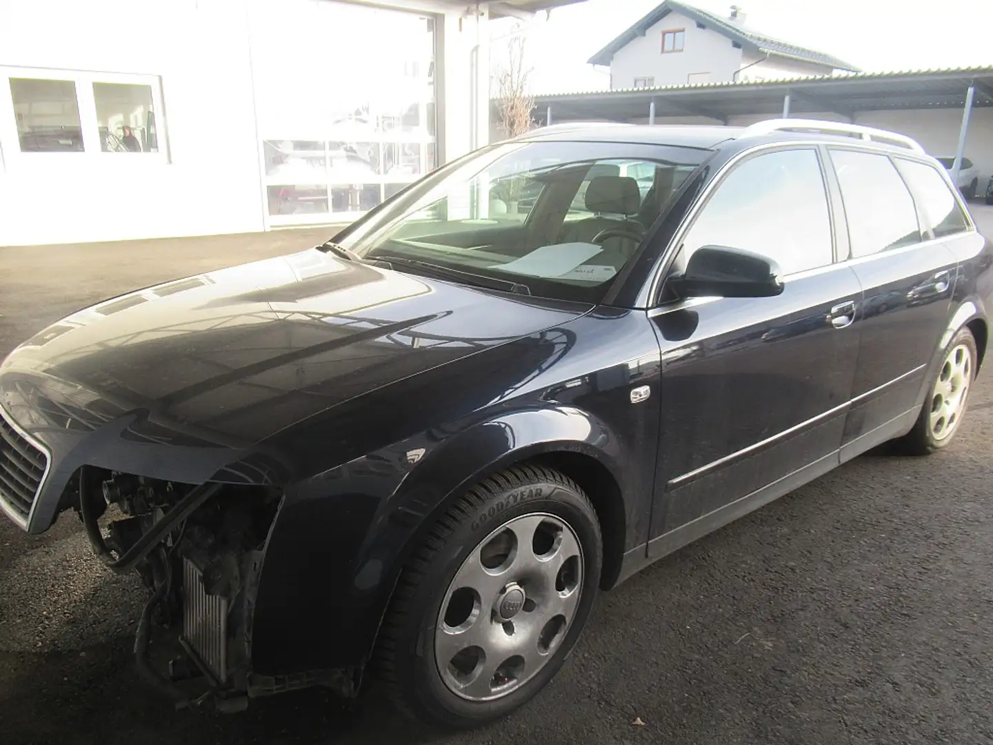 Audi A4 2,5 TDI V6 Schwarz - 1