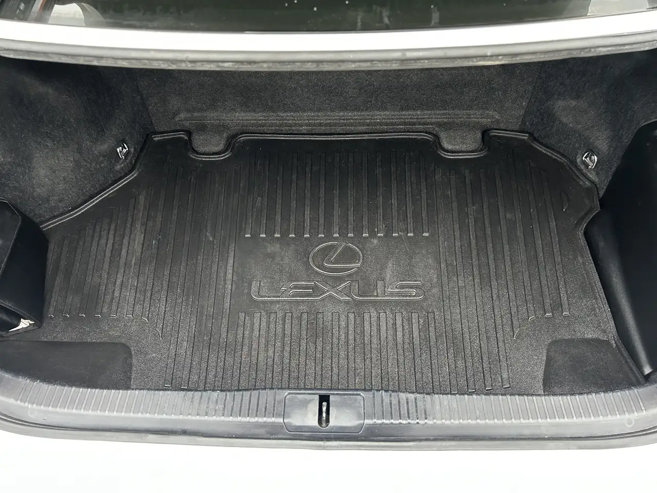 Lexus ES снимка Lexus ES