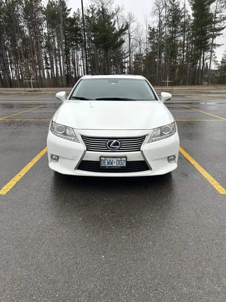 Lexus ES снимка Lexus ES