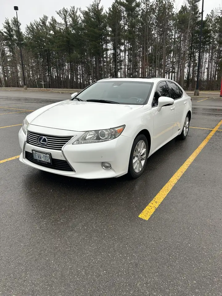 Lexus ES снимка Lexus ES