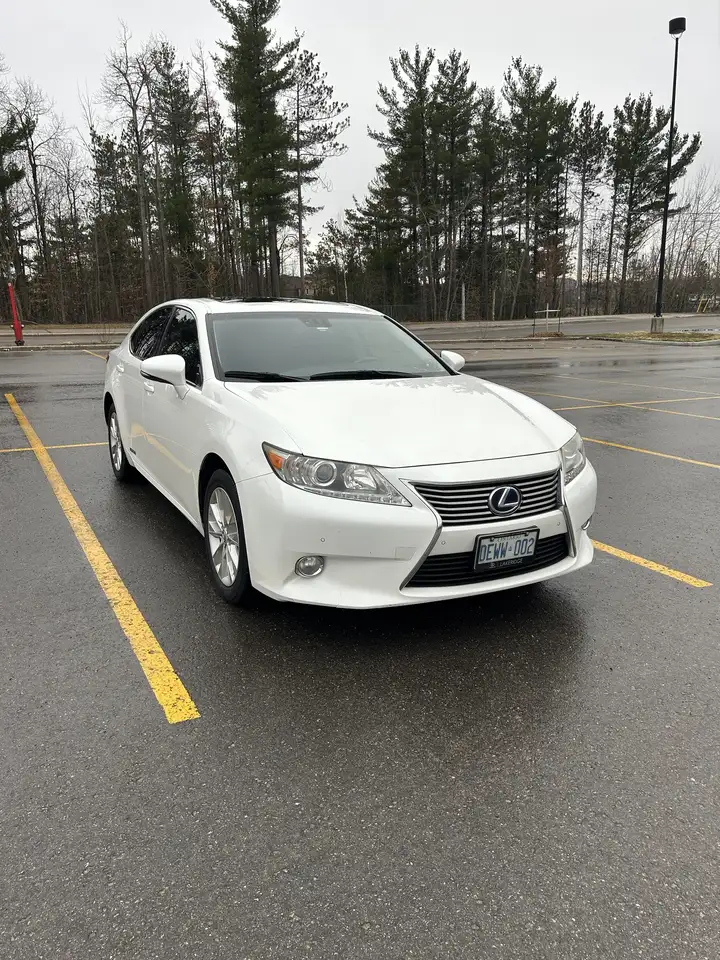 Lexus ES снимка Lexus ES