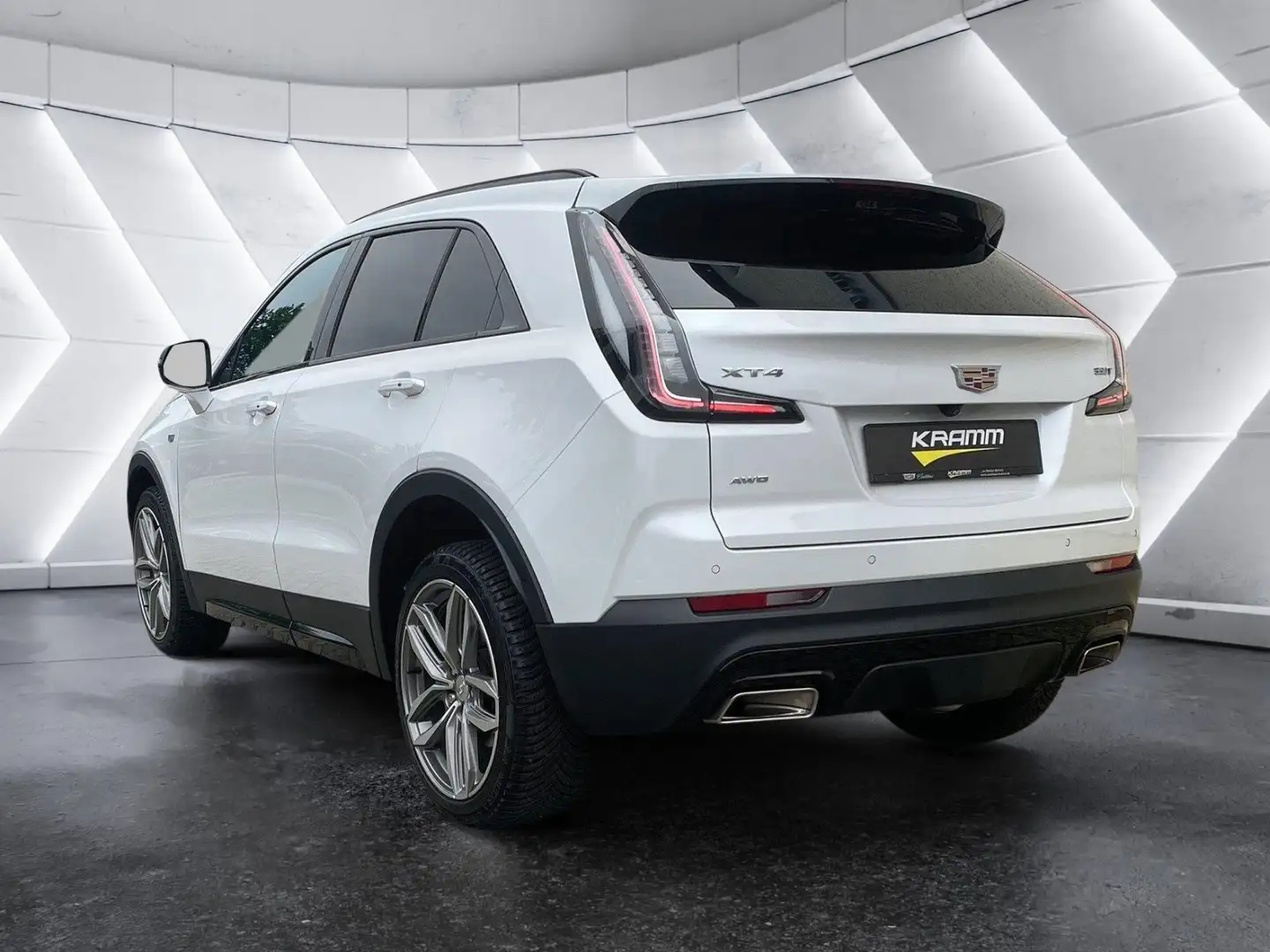 Cadillac XT4 2.0 T Sport AWD *Vollausstattung* Weiß - 2