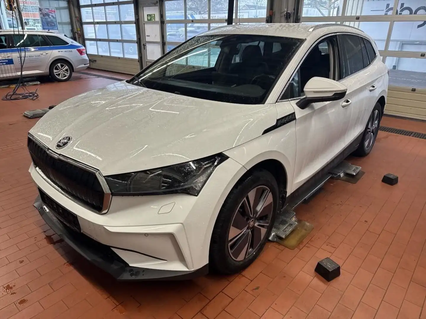 Skoda Enyaq iV 80 Weiß - 2
