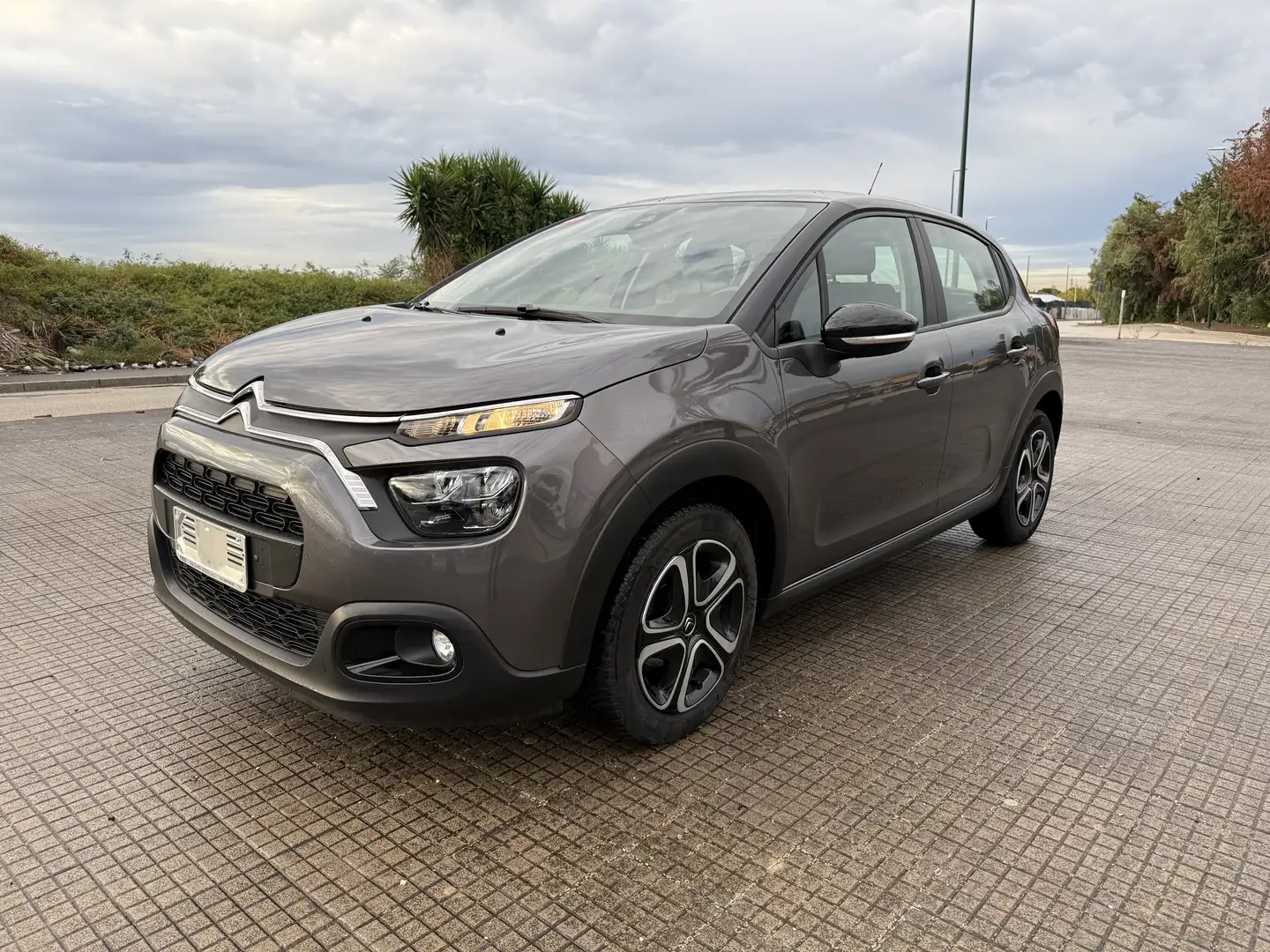 Citroen C3 1.5 bluehdi Shine s&s 100cv 6m Grigio - 1